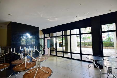Apartamento à venda com 76m², 2 quartos e 1 vaga Apartamento à venda com 76m², 2 quartos e 1 vagaÁrea Comum - Salão de Festas