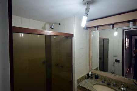 Apartamento à venda com 76m², 2 quartos e 1 vaga Apartamento à venda com 76m², 2 quartos e 1 vagaBanheiro Social