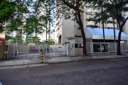 Apartamento à venda com 76m², 2 quartos e 1 vaga Apartamento à venda com 76m², 2 quartos e 1 vagaEntrada Condomínio