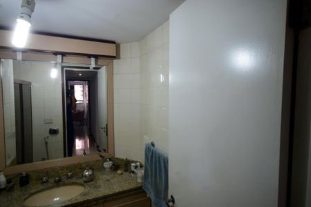 Apartamento à venda com 76m², 2 quartos e 1 vaga Apartamento à venda com 76m², 2 quartos e 1 vagaBanheiro Social