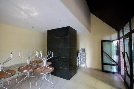 Apartamento à venda com 76m², 2 quartos e 1 vaga Apartamento à venda com 76m², 2 quartos e 1 vagaÁrea Comum - Salão de Festas