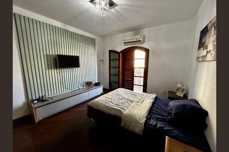 Casa à venda com 500m², 6 quartos e 3 vagasSuíte 1