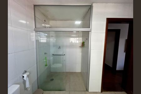 Casa à venda com 500m², 6 quartos e 3 vagasBanheiro da Suíte 1