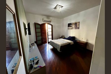 Casa à venda com 500m², 6 quartos e 3 vagasSuíte 1