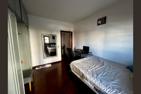 Casa à venda com 500m², 6 quartos e 3 vagasQuarto 2