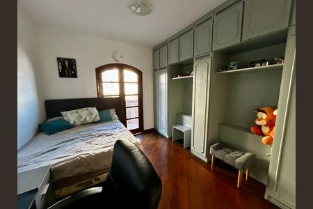 Casa à venda com 500m², 6 quartos e 3 vagasQuarto 2
