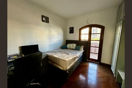 Casa à venda com 500m², 6 quartos e 3 vagasQuarto 2