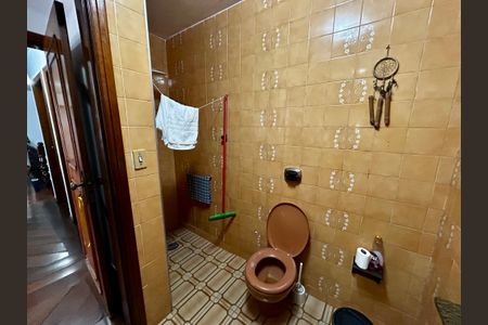 Casa à venda com 500m², 6 quartos e 3 vagasBanheiro da Suíte 2