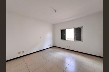 Casa à venda com 200m², 3 quartos e 2 vagas Casa à venda com 200m², 3 quartos e 2 vagasSuíte 3