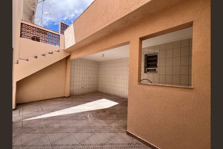 Casa à venda com 200m², 3 quartos e 2 vagas Casa à venda com 200m², 3 quartos e 2 vagasÁrea de Serviço