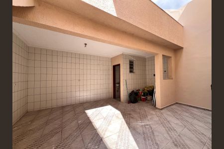 Casa à venda com 200m², 3 quartos e 2 vagas Casa à venda com 200m², 3 quartos e 2 vagasÁrea de Serviço