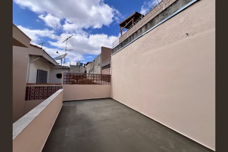 Casa à venda com 200m², 3 quartos e 2 vagas Casa à venda com 200m², 3 quartos e 2 vagasÁrea externa