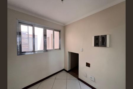 Casa à venda com 200m², 3 quartos e 2 vagas Casa à venda com 200m², 3 quartos e 2 vagasSala