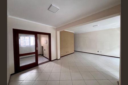 Sala de casa para alugar com 3 quartos, 200m² em Vila Galvão, Guarulhos