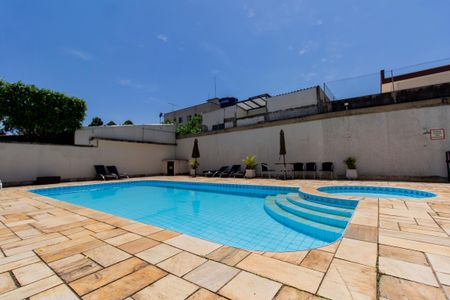 Apartamento à venda com 85m², 3 quartos e 2 vagas Apartamento à venda com 85m², 3 quartos e 2 vagasÁrea Comum - Piscina