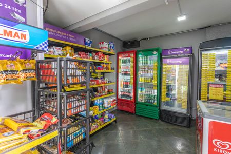 Apartamento à venda com 52m², 2 quartos e 1 vagaMini mercado