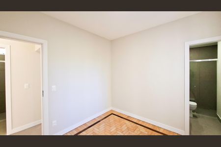 Quarto de apartamento à venda com 3 quartos, 75m² em Funcionários, Belo Horizonte