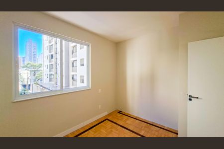 Quarto de apartamento à venda com 3 quartos, 75m² em Funcionários, Belo Horizonte