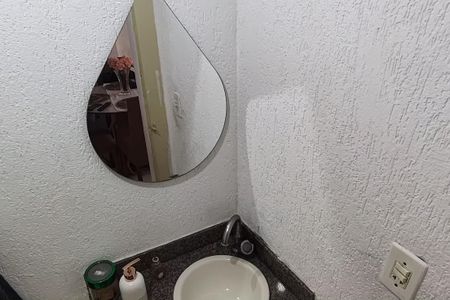 Casa de condomínio à venda com 110m², 3 quartos e 1 vagaLavabo