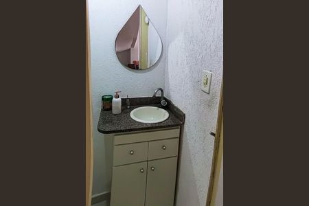 Casa de condomínio à venda com 110m², 3 quartos e 1 vagaLavabo