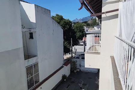 Casa de condomínio à venda com 110m², 3 quartos e 1 vagaVista do Terraço
