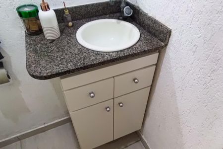 Casa de condomínio à venda com 110m², 3 quartos e 1 vagaLavabo