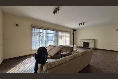 Casa à venda com 306m², 4 quartos e 2 vagasSala