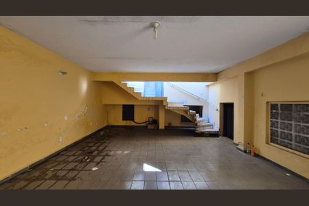 Casa à venda com 306m², 4 quartos e 2 vagasGaragem
