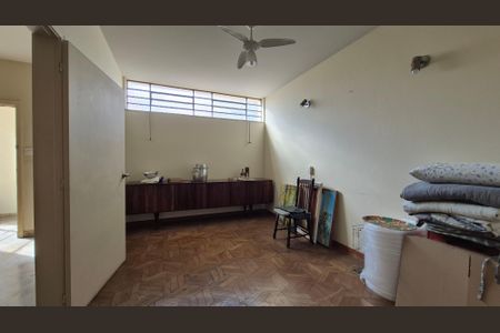 Casa à venda com 306m², 4 quartos e 2 vagasSala 2