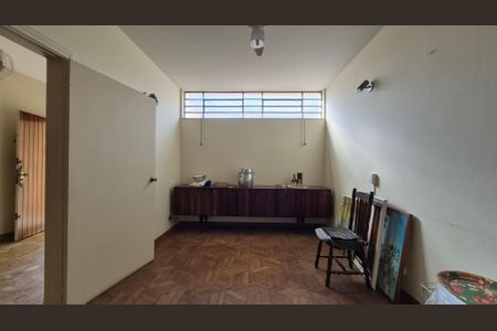 Casa à venda com 306m², 4 quartos e 2 vagasSala 2
