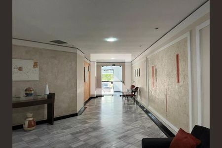 Apartamento à venda com 101m², 3 quartos e 2 vagasHall social