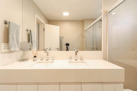 Apartamento à venda com 130m², 3 quartos e 1 vagaBanheiro da Suíte