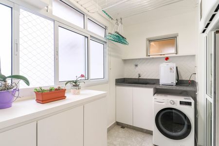 Apartamento à venda com 130m², 3 quartos e 1 vagaÁrea de Serviço