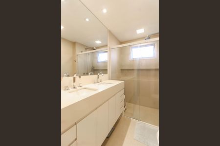 Apartamento à venda com 130m², 3 quartos e 1 vagaBanheiro da Suíte