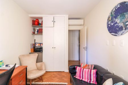 Apartamento à venda com 130m², 3 quartos e 1 vagaQuarto 1