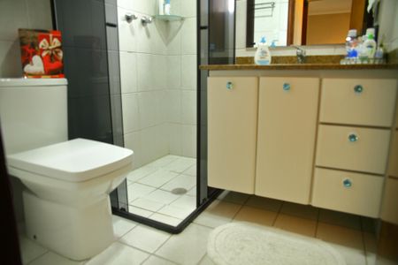 Apartamento à venda com 62m², 2 quartos e 2 vagasBanheiro Social