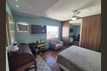 Apartamento à venda com 200m², 4 quartos e 3 vagas Apartamento à venda com 200m², 4 quartos e 3 vagasSuíte