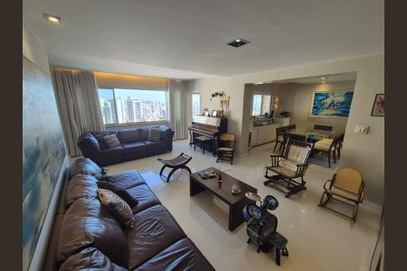 Apartamento à venda com 200m², 4 quartos e 3 vagas Apartamento à venda com 200m², 4 quartos e 3 vagasSala