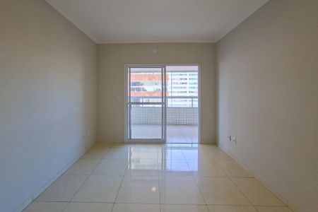 Sala de apartamento para alugar com 2 quartos, 77m² em Guilhermina, Praia Grande