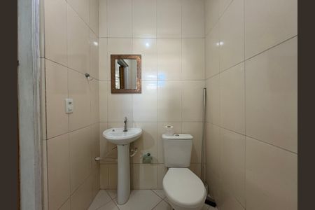 Casa à venda com 154m², 4 quartos e 2 vagas Casa à venda com 154m², 4 quartos e 2 vagasBanheiro da edícula