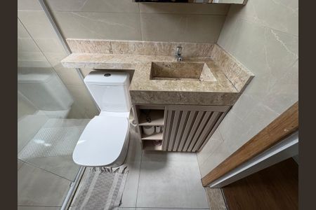 Casa à venda com 154m², 4 quartos e 2 vagas Casa à venda com 154m², 4 quartos e 2 vagasBanheiro Social