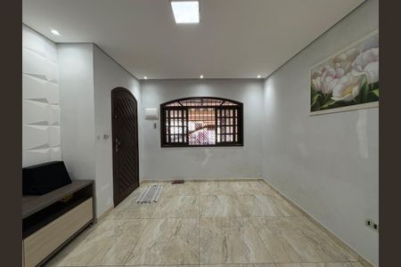 Casa à venda com 154m², 4 quartos e 2 vagas Casa à venda com 154m², 4 quartos e 2 vagasSala