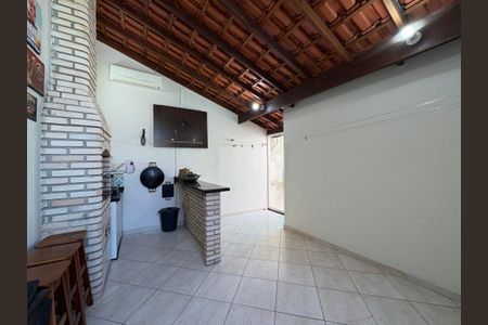 Casa à venda com 154m², 4 quartos e 2 vagas Casa à venda com 154m², 4 quartos e 2 vagasÁrea gourmet