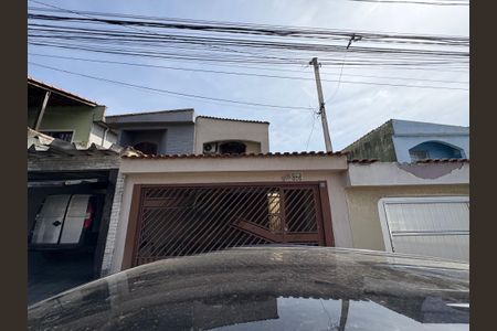 Casa à venda com 154m², 4 quartos e 2 vagas Casa à venda com 154m², 4 quartos e 2 vagasFachada