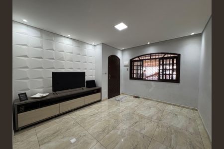 Casa à venda com 154m², 4 quartos e 2 vagas Casa à venda com 154m², 4 quartos e 2 vagasSala
