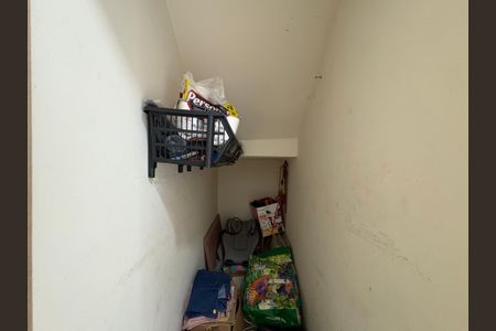 Casa à venda com 154m², 4 quartos e 2 vagas Casa à venda com 154m², 4 quartos e 2 vagasDepósito