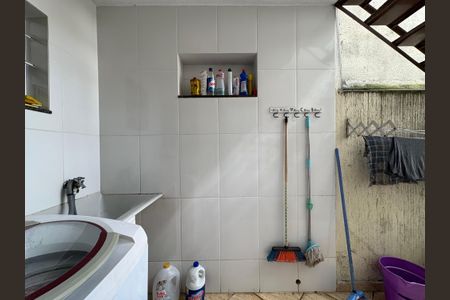 Casa à venda com 154m², 4 quartos e 2 vagas Casa à venda com 154m², 4 quartos e 2 vagasÁrea de Serviço