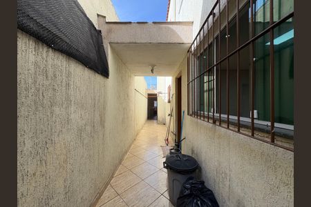 Casa à venda com 154m², 4 quartos e 2 vagas Casa à venda com 154m², 4 quartos e 2 vagasCorredor