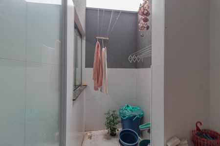 Casa de condomínio à venda com 70m², 2 quartos e 1 vagaÁrea de Serviço