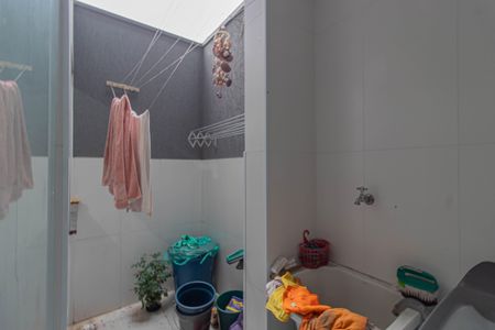 Casa de condomínio à venda com 70m², 2 quartos e 1 vagaÁrea de Serviço